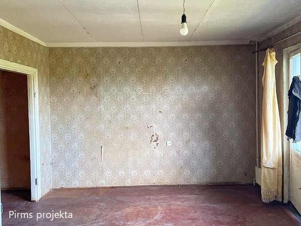 104. sērijas 1 istabas dzīvokļa viesistaba pirms pārplānošanas